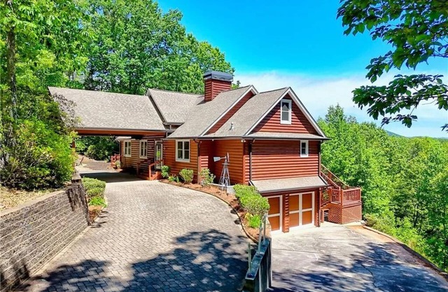 Cabin in Cleveland w/Mtn Views+Hot tub+Fire pit+Daybed Swing+Library