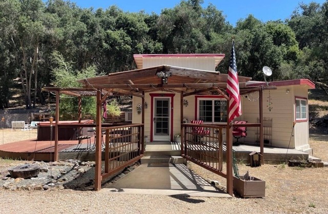 Cabin in the Oaks, Paso Robles. Private hot tub! We sleep 4! AC Works!