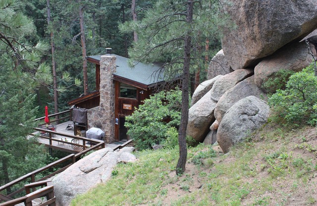 Cabin in the Pike - Your Mountain Vacation Retreat