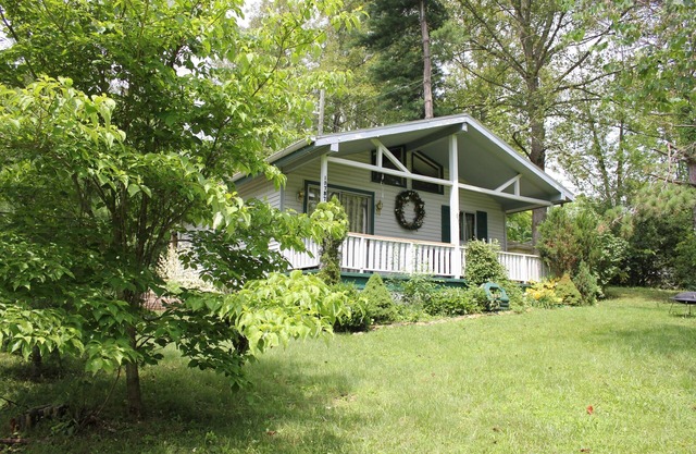 Cabin Near Burr Oak State Park