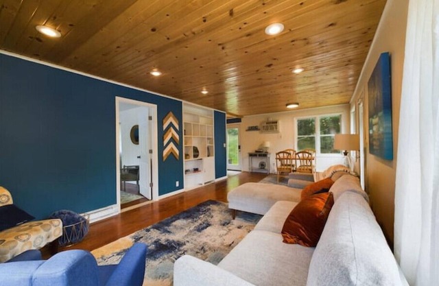 Cabin with private beach access to Lake Minnewaska