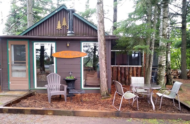 Cabins in Boulder Junction with fishing on Manitowish River and Fishtrap Lake