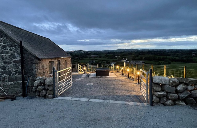 Cabra Cottage Luxurious Retreat.