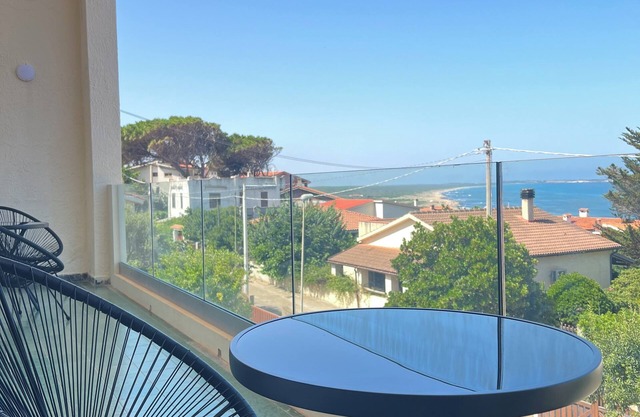Caelia sea view apartment, 3 double rooms with bath inside