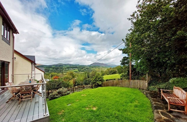 Caer Dderwen 'Oak Field' Family Home in Dolgellau