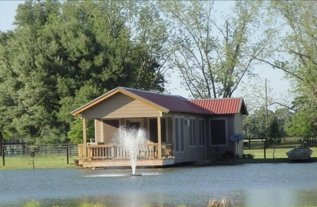 Cajun Pondside Cabin - Veteran Owned - in the heart of Acadiana