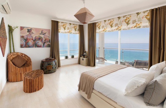 CALI Deluxe Holidays, Sesimbra