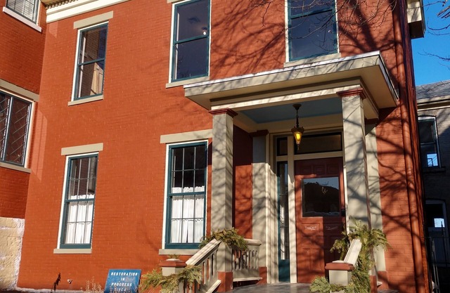 Call this HOME! Spacious & Cozy apartment for traveling professionals!