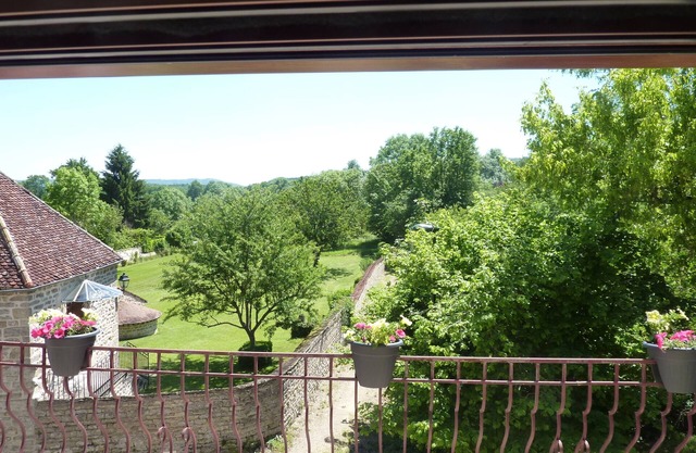 Calm and greenery in wine country bourguignon
