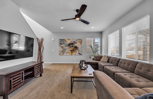 Calm & Cozy 3 Bedroom - Manhattan Beach Inspired Home