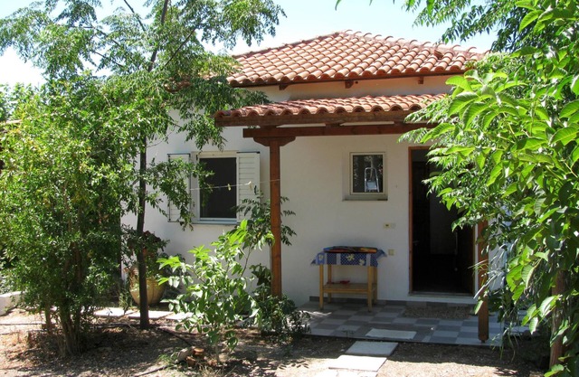 Calm located, amid an olive grove, close to the beach, wifi | holiday house Ilia