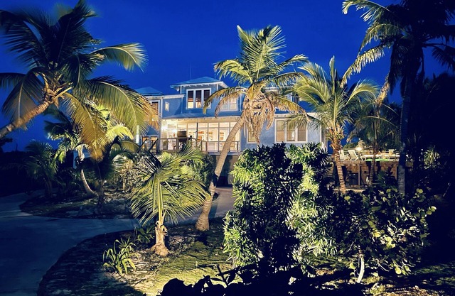 Calypso: Your Oceanfront Oasis Steps Away from Hope Town, Dock, Pool