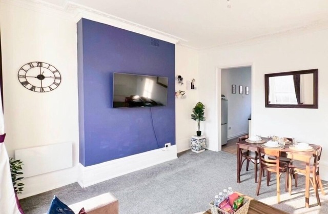 Camden - 3 Bedrooms - Sleeps 6 - Near Underground