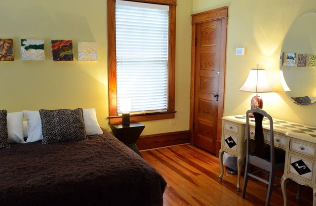 Camel Suite At Adora Inn - Sleeps 4