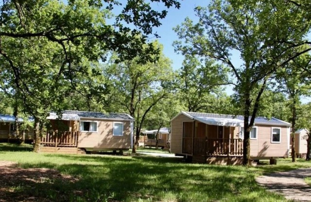 Camping 3 étoiles - ef0a0g