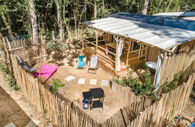 Camping 4 étoiles - Piscine - efbdeh