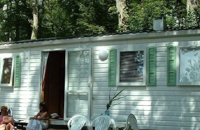 Camping du Bois de Reveuge**** - Classic Mobile Home 3 Rooms 5 People