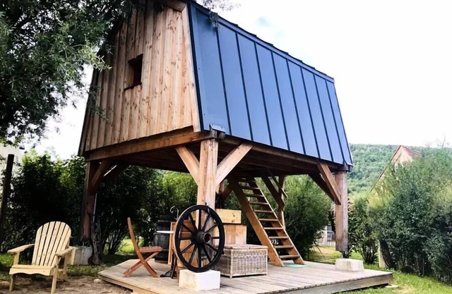 Camping Ecologique la Roche d'Ully* - Hut on stilts Le Grenier Mansart 1 room 2 people