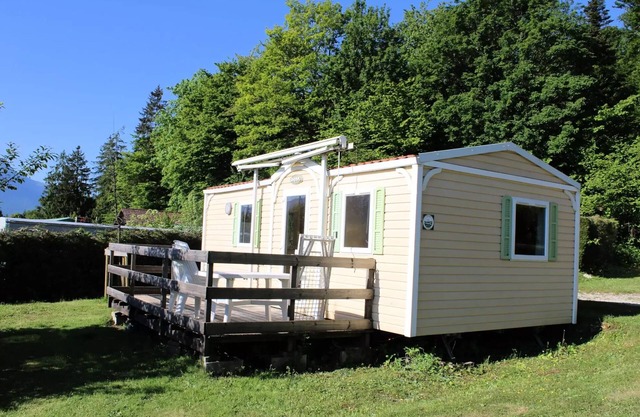 Camping Le Balcon de Chartreuse* - Lilac mobile home 3 rooms 4/6 people