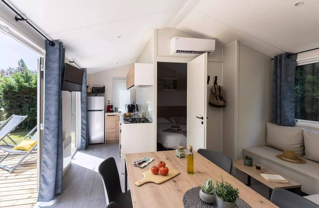 Camping Romanée La Ferme de la Serraz* - Premium 4-room mobile home for 6 people