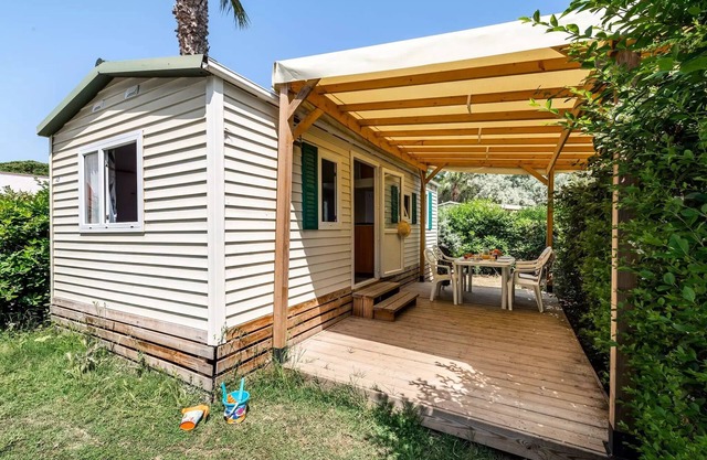 Campsite La Palmeraie * - Classic 3-room mobile home for 4 people