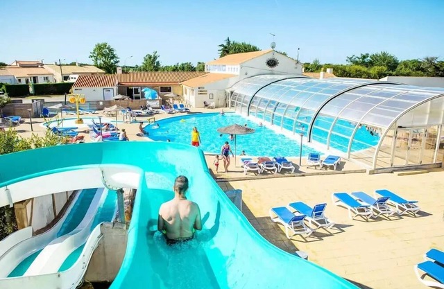 Campsite Le Domaine de Beaulieu* - Mobile home Baltique TV 4 Rooms 6 people