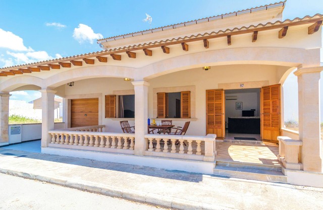 Can Parrita - Three Bedroom Villa, Sleeps 6