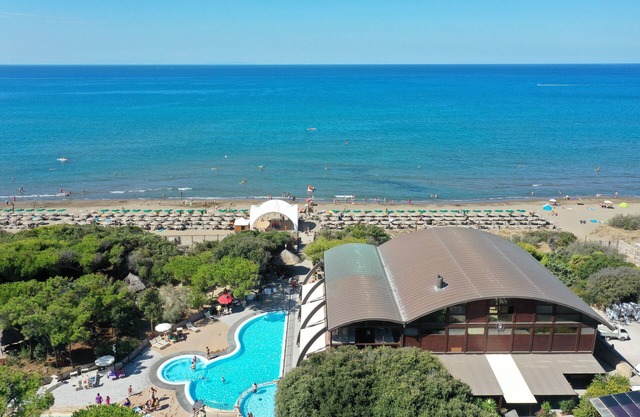 Canado Club Family Village