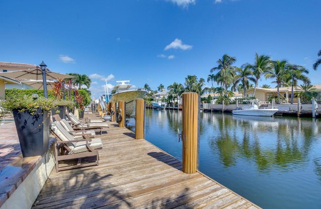 Canal Access and Pool Lighthouse Point Getaway!