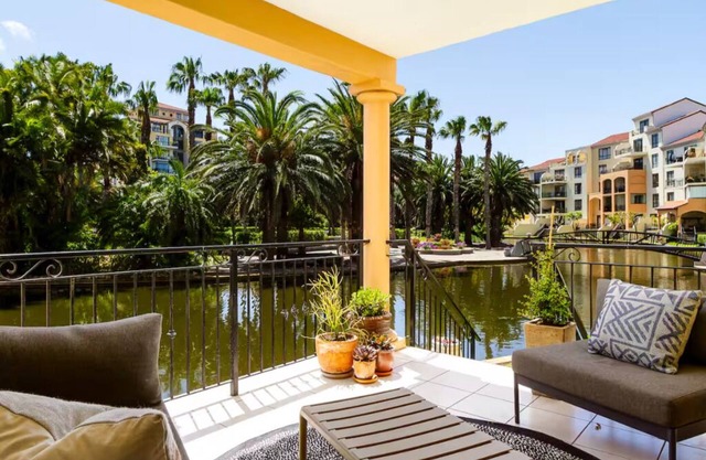 Canal Front Apartment Cape Town