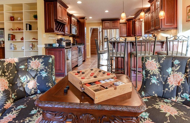 CANE CREEK VILLA! Pool, Hot Tub, Game Room! Mountain View!