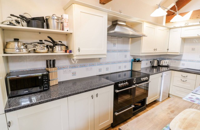 CAPEL CADER IDRIS, family friendly in Llwyngwril