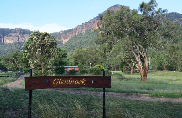 Capertee Valley Farmstays | Glenbrook Farm 'Comfy Cottage'