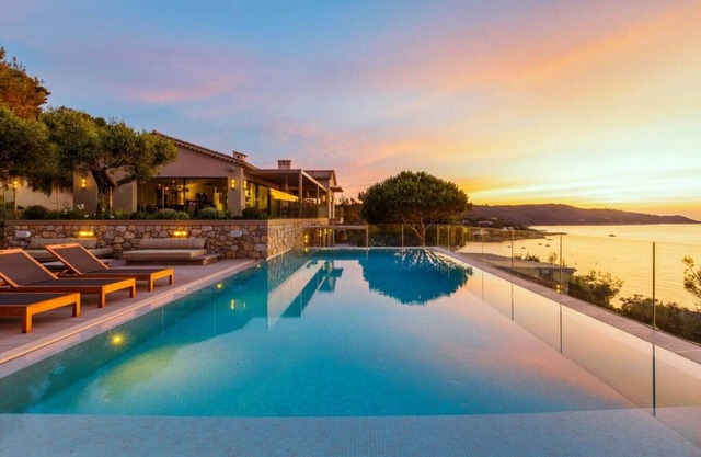 CapTaillat Villa | VueSunset180° | Piscine Infinie