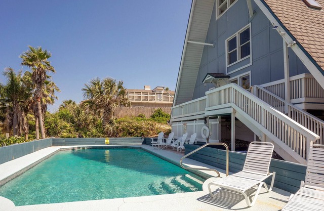 Captain's Quarters - Oceanfront with a Pool!