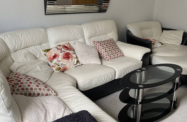 Captivating 2-Bed House in Wolverhampton