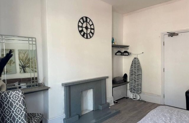 Captivating 2-Bed Apartment in Newport