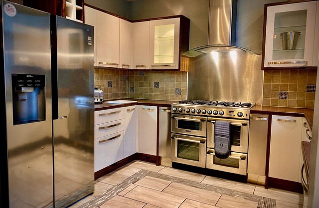 Captivating 4-bed Hot Tub House in Blackpool