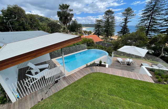 Carabella, Palm Beach. Beach views & short walk to the beach. 6 night min stay