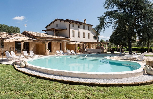 Carlos Apartment with Pool