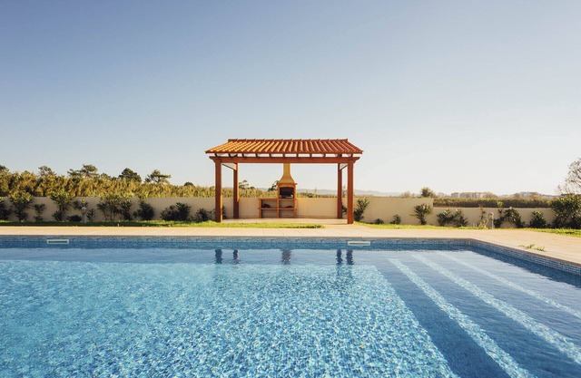 Carmona - T1 Holiday Apartment by São Martinho do Porto beach By SCH
