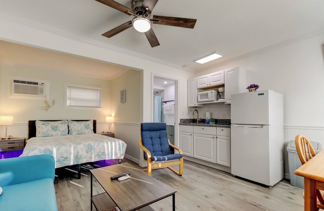 CAROUSEL SUITES - NEWLY RENOVATED STUDIO #6 JUST STEPS AWAY FROM THE BEACH