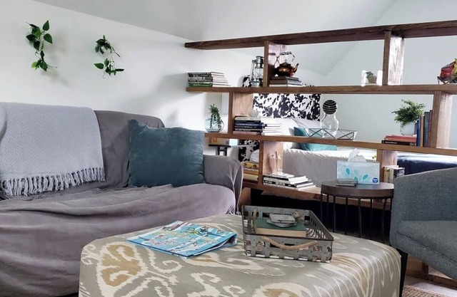Carriage House | High St .2 mi | K9s Welcome