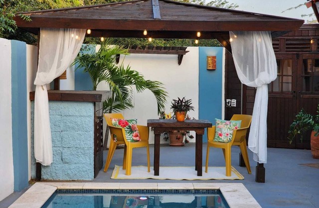 Cas Elysee: Romantic & Private 2BR/2BT Oasis with Plunge Pool-7 MD to Palm Beach
