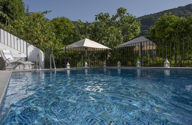 Casa Bella - Sleeps 8 with Pool