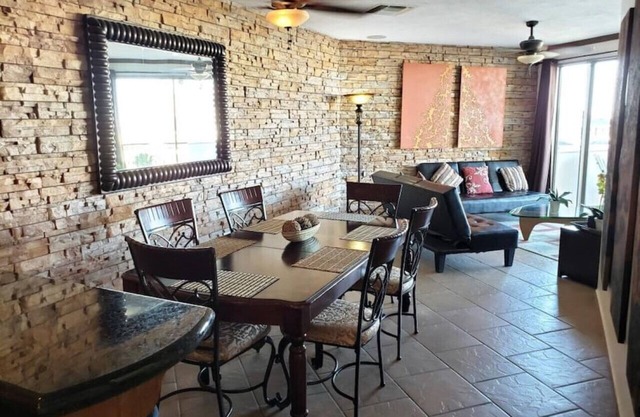Casa Blanca D-406 · Pet Friendly · Sea View Condo