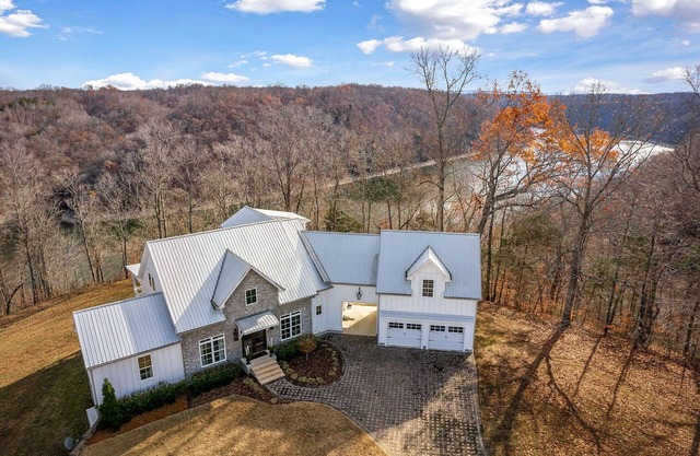 Casa Blanca, Overlooking Center Hill Lake (Dog-Friendly)