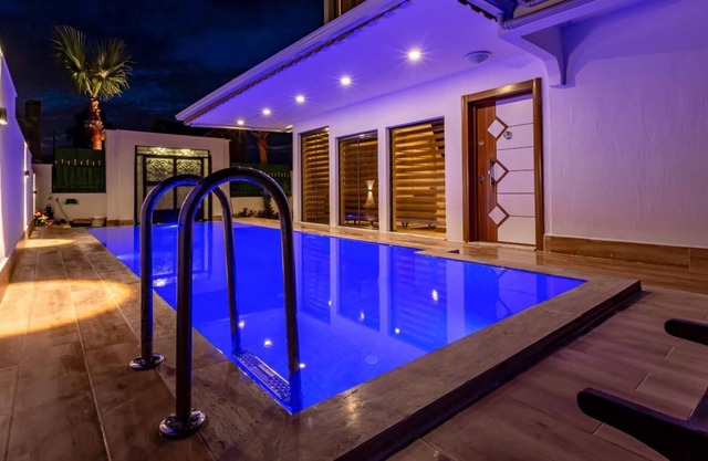 CASA BONITA ❤️ Private Swimming Pool and Jacuzzi