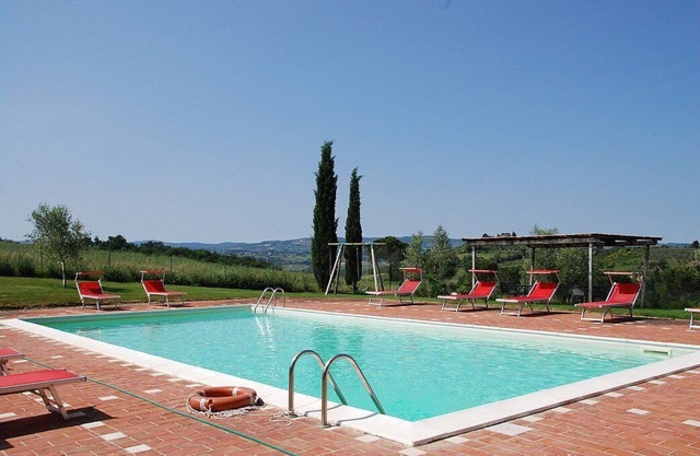 Casa Cassiodoro C: A welcoming apartment surrounded by meadows and by green hills, with Free WI-FI.