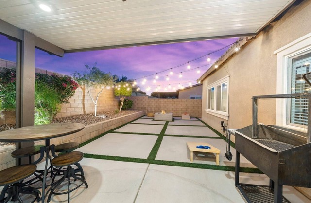 {Casa Chella} Chic 5/3; 5 min. Away From Festivals